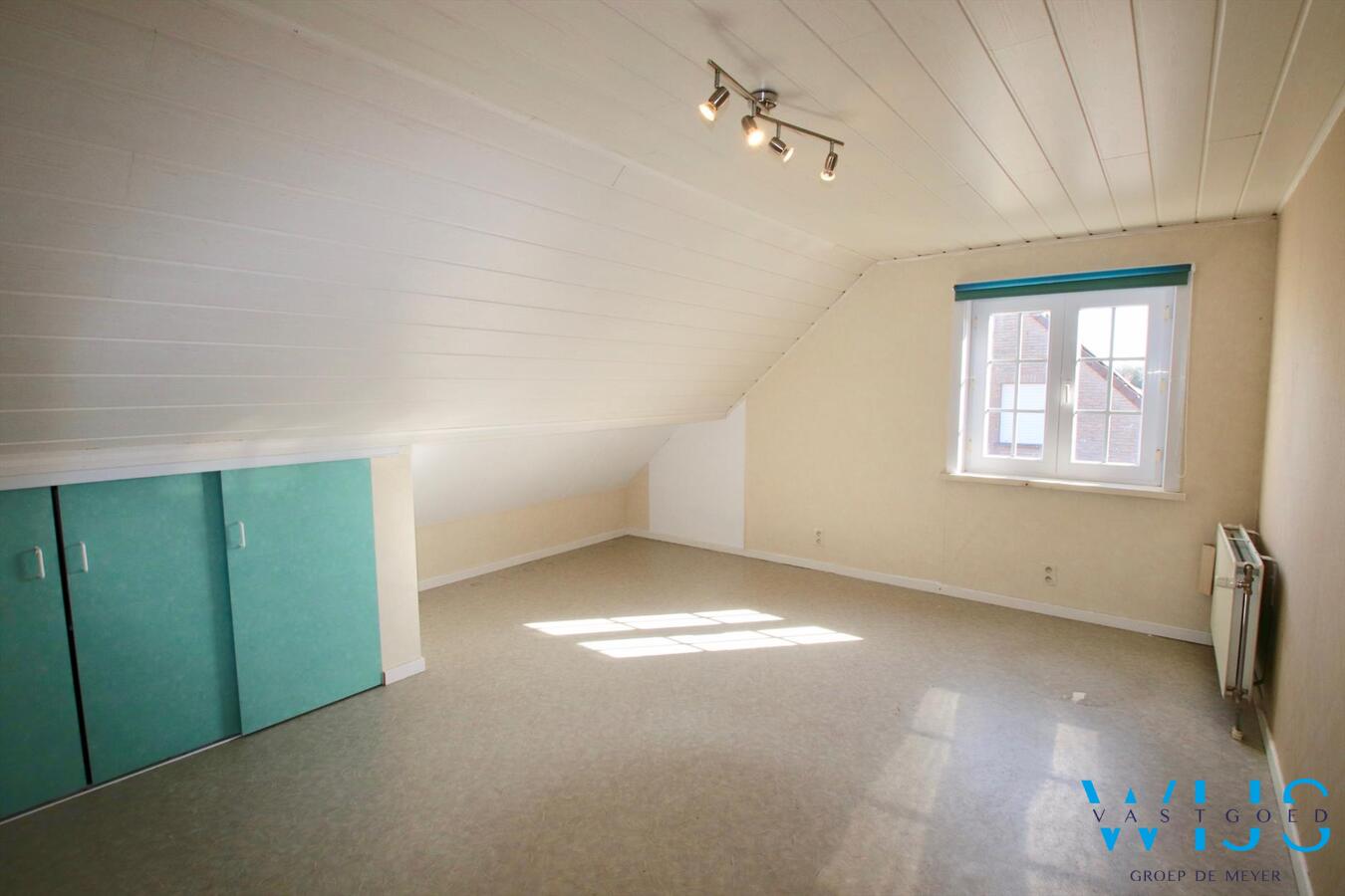 Uitzonderlijk goed gelegen woonhuis op een perceel van 841 vierkante meter in ERTVELDE! 