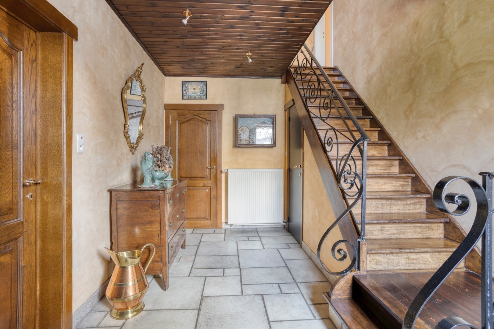 Charmante woning van 256 m2 met 4 slaapkamers te Wommelgem! 