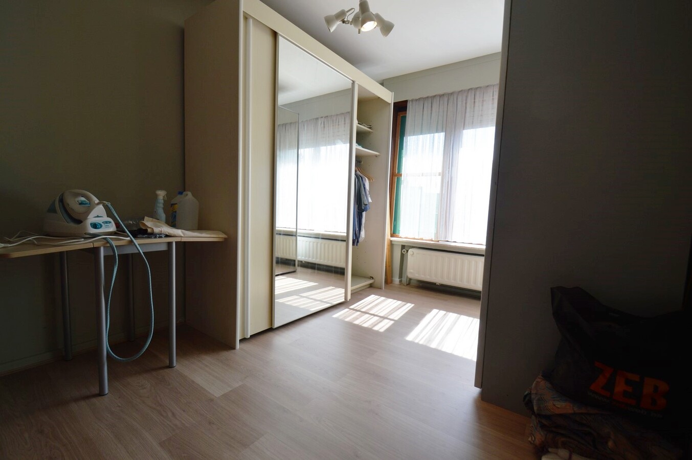 Volumineuze, lichtrijke bel-étage nabij het strand - Heist 