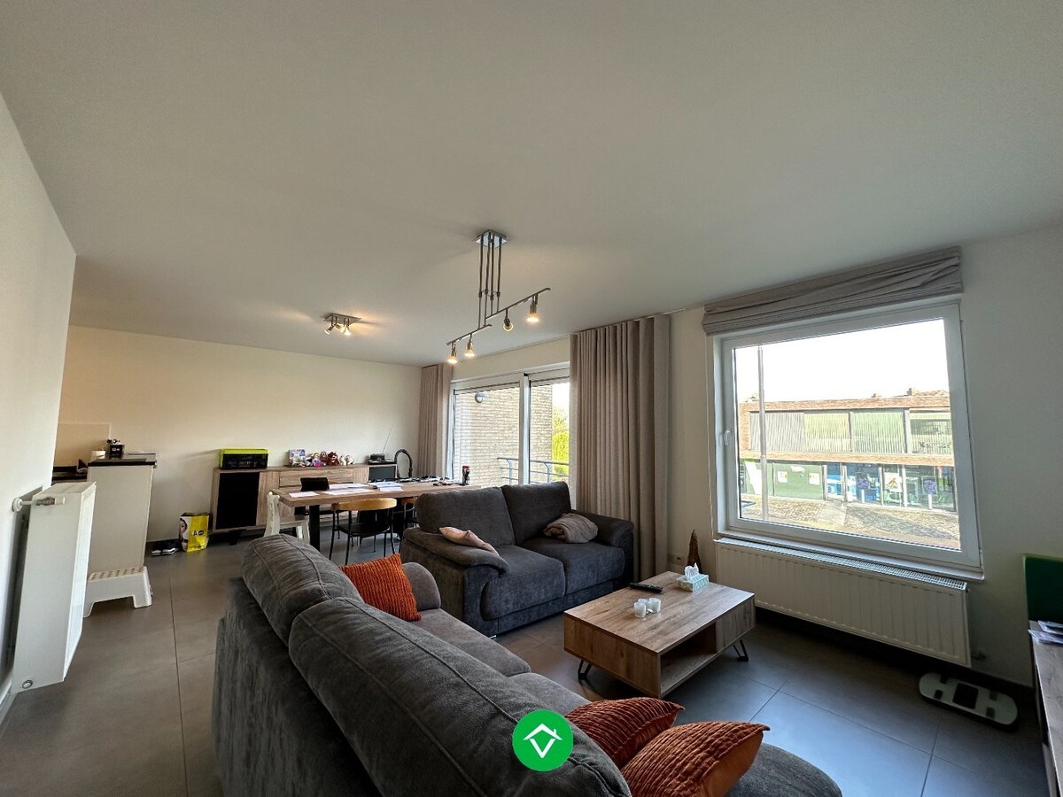 Instapklaar appartement met autostaanplaats te huur in Koekelare 