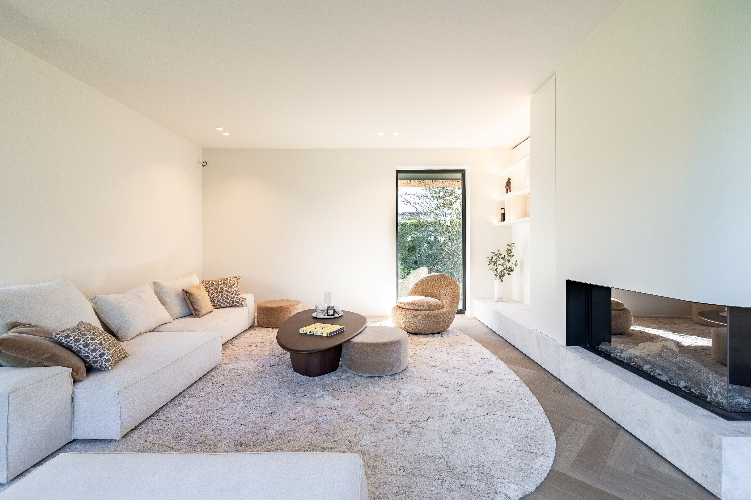 Indrukwekkende nieuwbouwvilla in hartje Zoute op enkele passen van de golf te Knokke. 