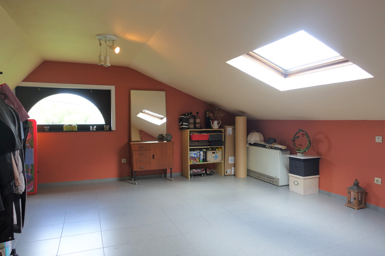 Uiterst rustig gelegen villa met kantoorruimte 