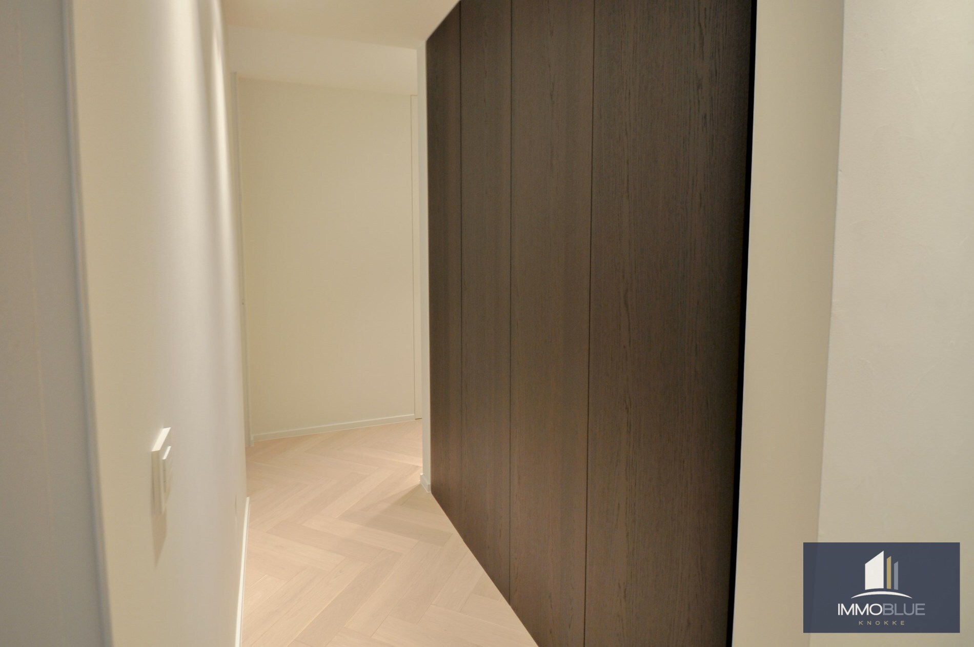 Uitzonderlijk, tijdloos volledig gerenoveerd appartement met een open zicht . 