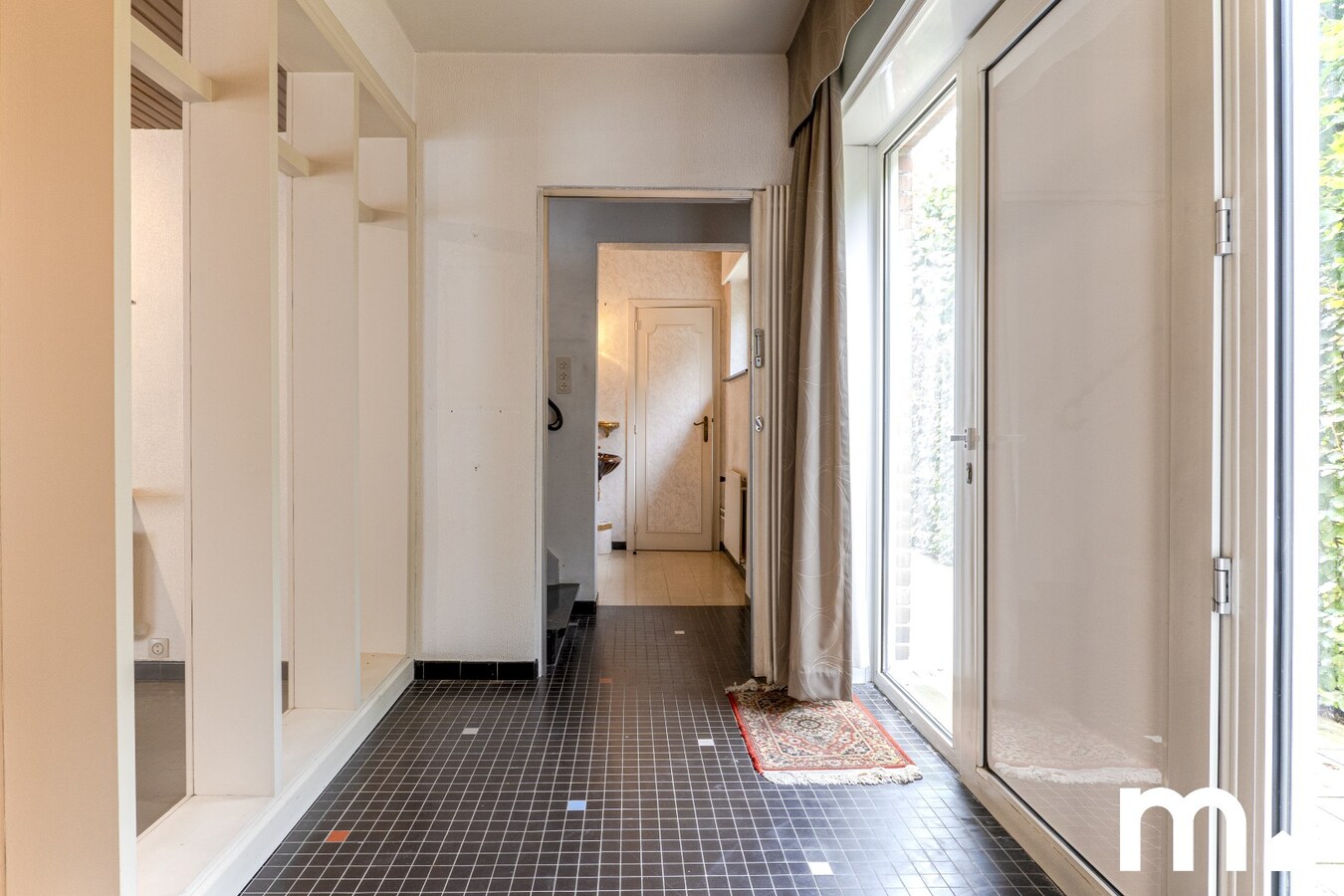 Alleenstaande villa met 4 slaapkamers en zonnige tuin te Harelbeke op 1005 m² 