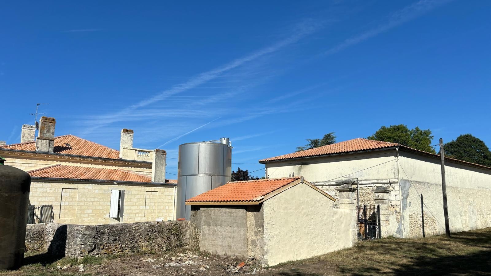 Chateau Les Chaumes - nabij Bordeaux (Frankrijk), Wijndomein met Restaurant en Hotel. 23 ha. 