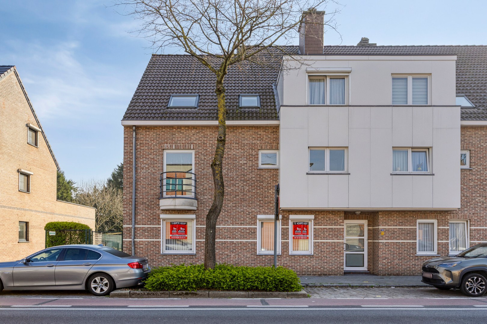 Gelijkvloers appartement met 3 slpk., ruim terras en ondergrondse garagebox in hartje Leopoldsburg 