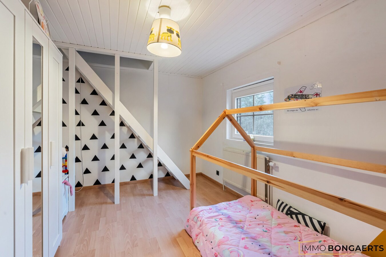 Gerenoveerde woning met 4 slaapkamers op rustige ligging 