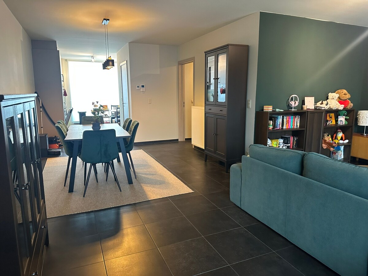 Recent appartement met groot zonnig terras 