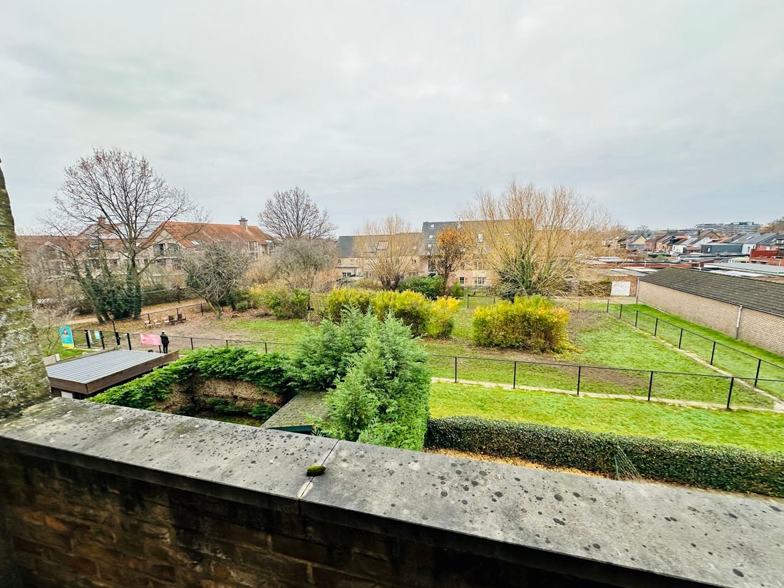 Appartement met 2 slaapkamers in het centrum van Hasselt, aan een groen park 