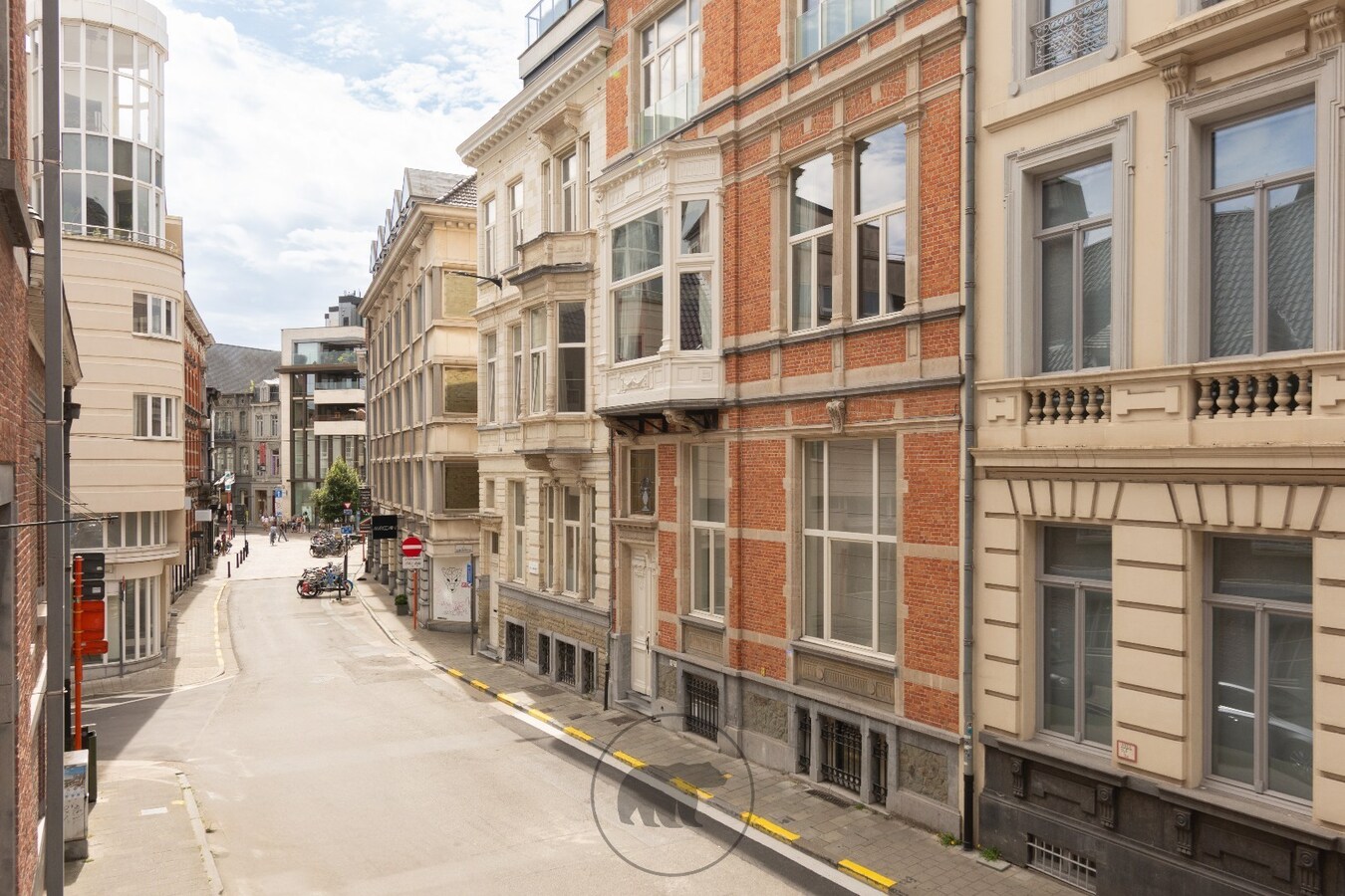 Subliem wonen met uitzicht op de torens van Gent 