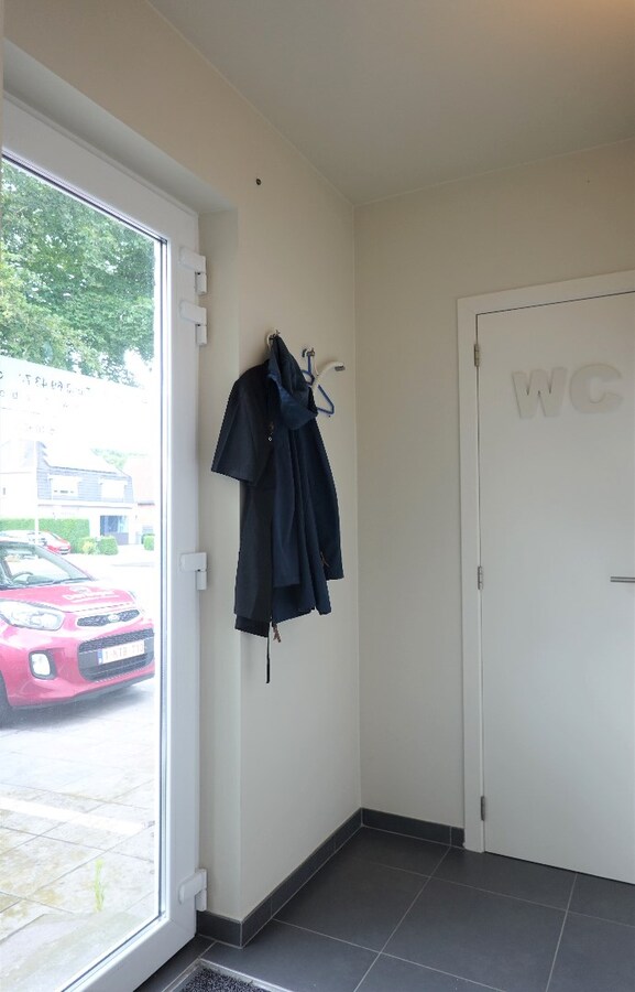 Ruim gelijkvloers appartement met koertje 