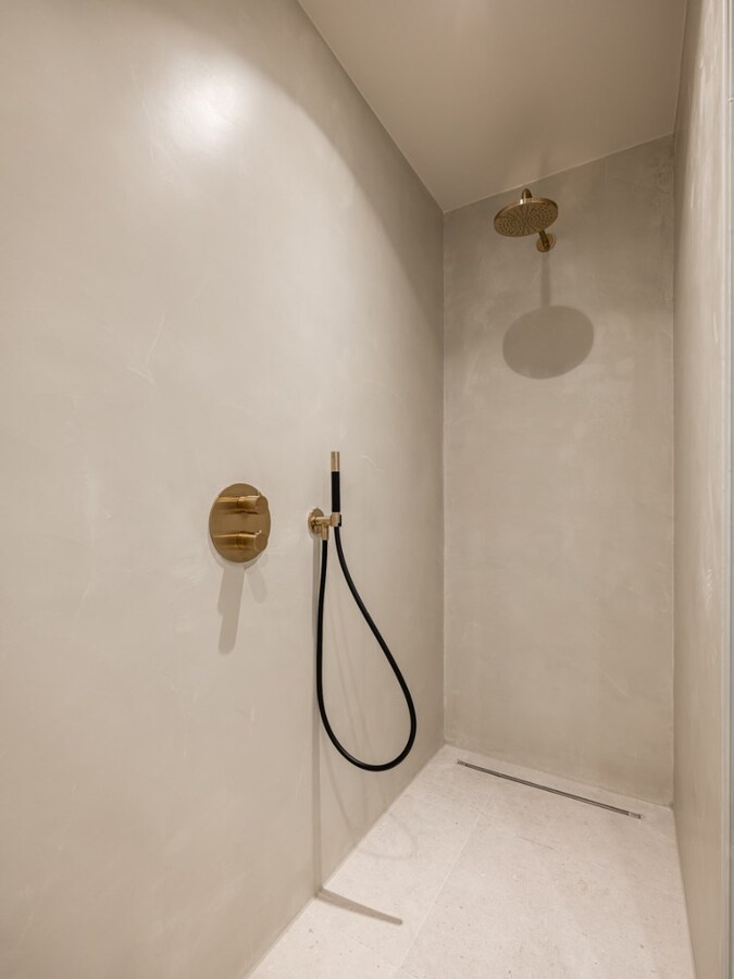 Appartement rénové et meublé à vendre à De Panne. 