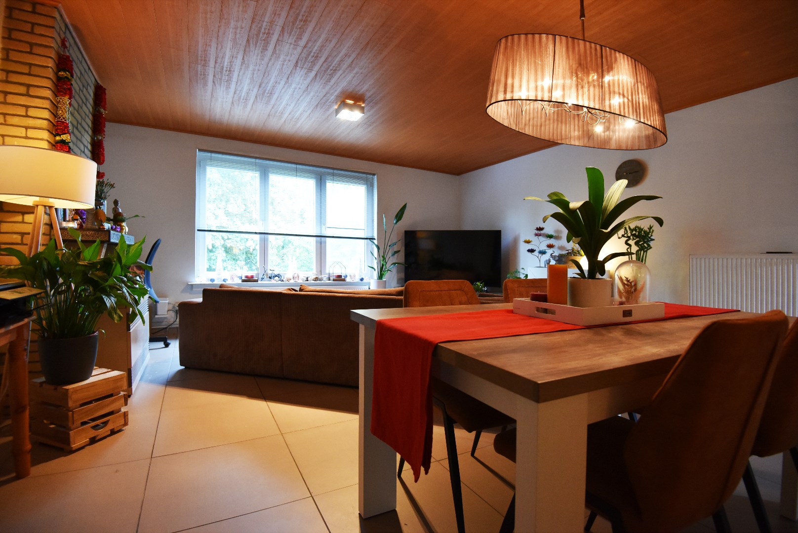 Ruim appartement  (126m²) met 3 slaapkamers en autostaanplaats te Eeklo 