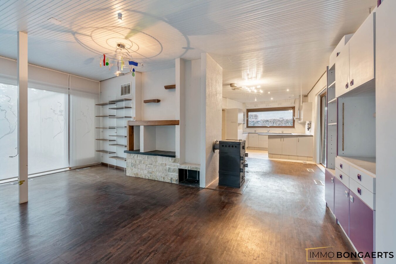 Gelijkvloerse woning met polyvalent bijgebouw 