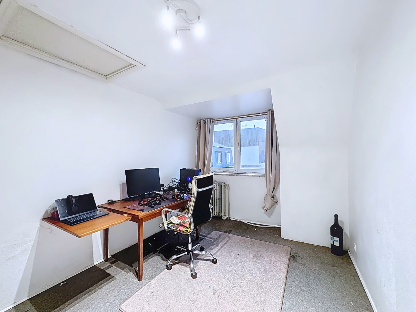 Statige villa met 4 slaapkamers en bureau 