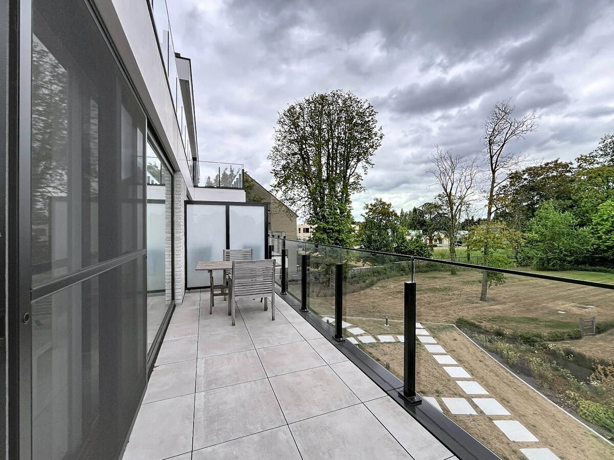 Ruim 2 slaapkamer appartement terras Knesselare! 
