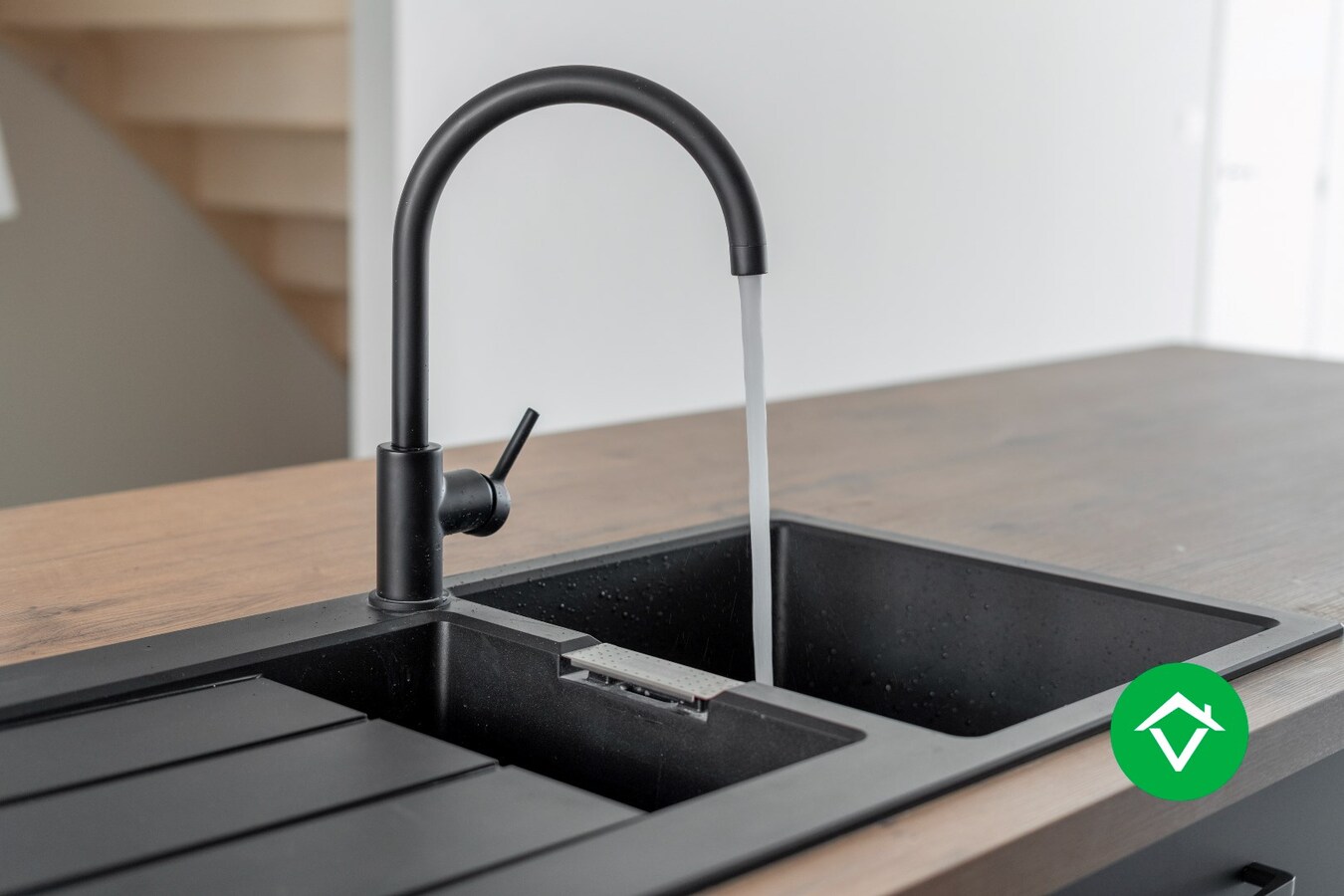 Volledig gerenoveerde gezinswoning met karakter in hartje Bredene-Dorp 