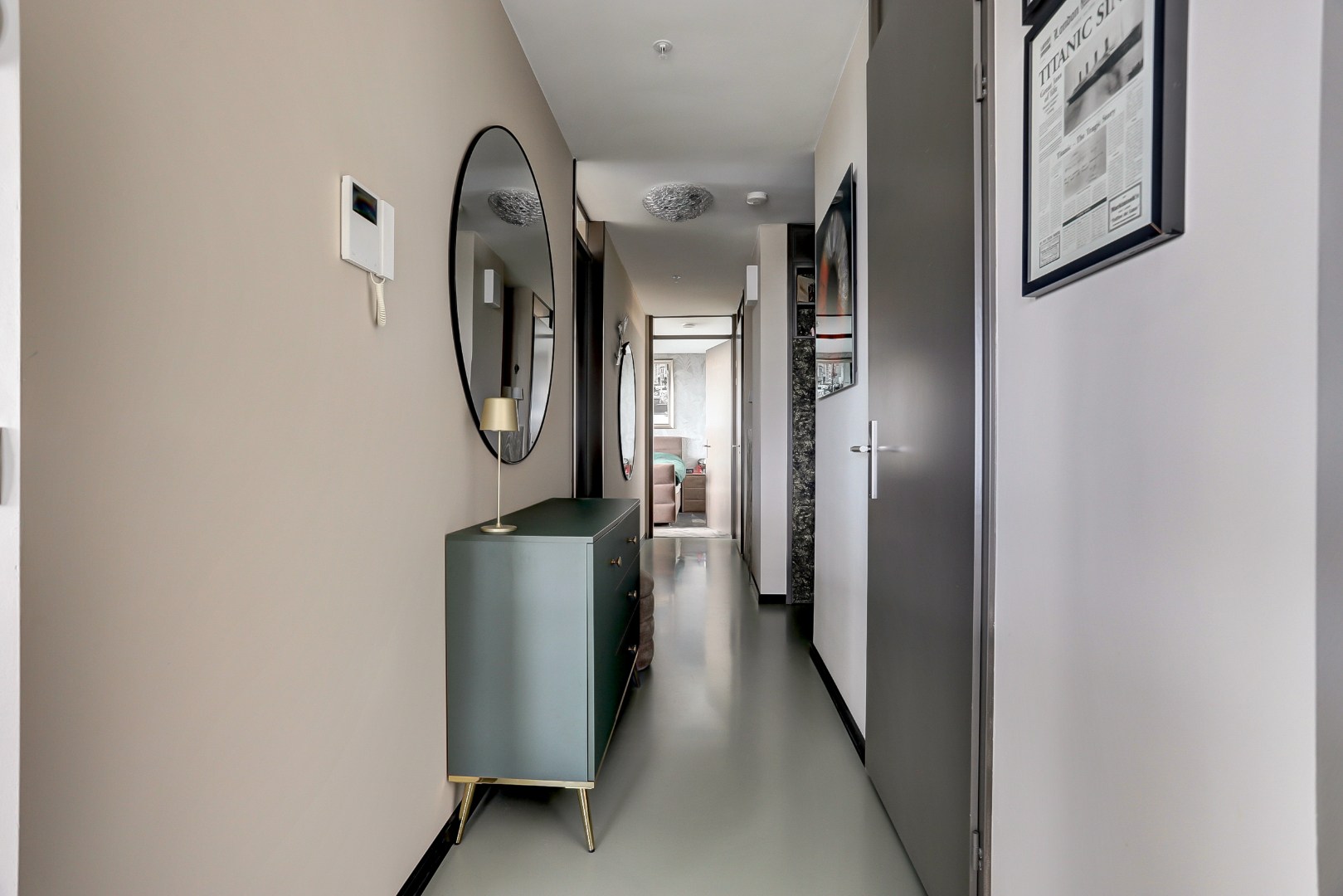 Ultiem luxe wonen in de iconische The CoolTower met spectaculair uitzicht, royaal terras (34 m²) en moderne afwerking in het bruisende hart van Rotterdam! 