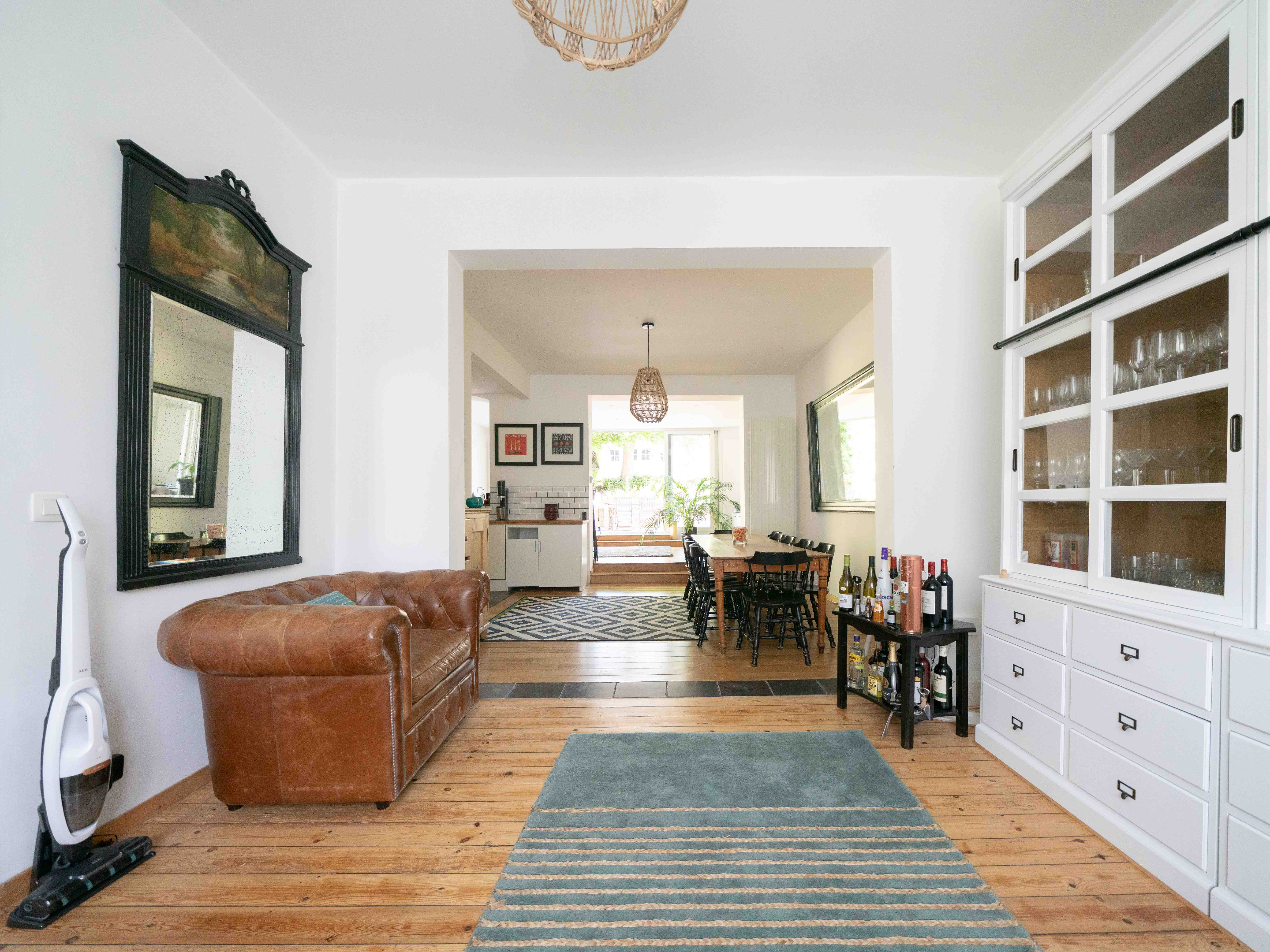 Zeer charmante eengezinswoning + projectgrond voor 2 app. 