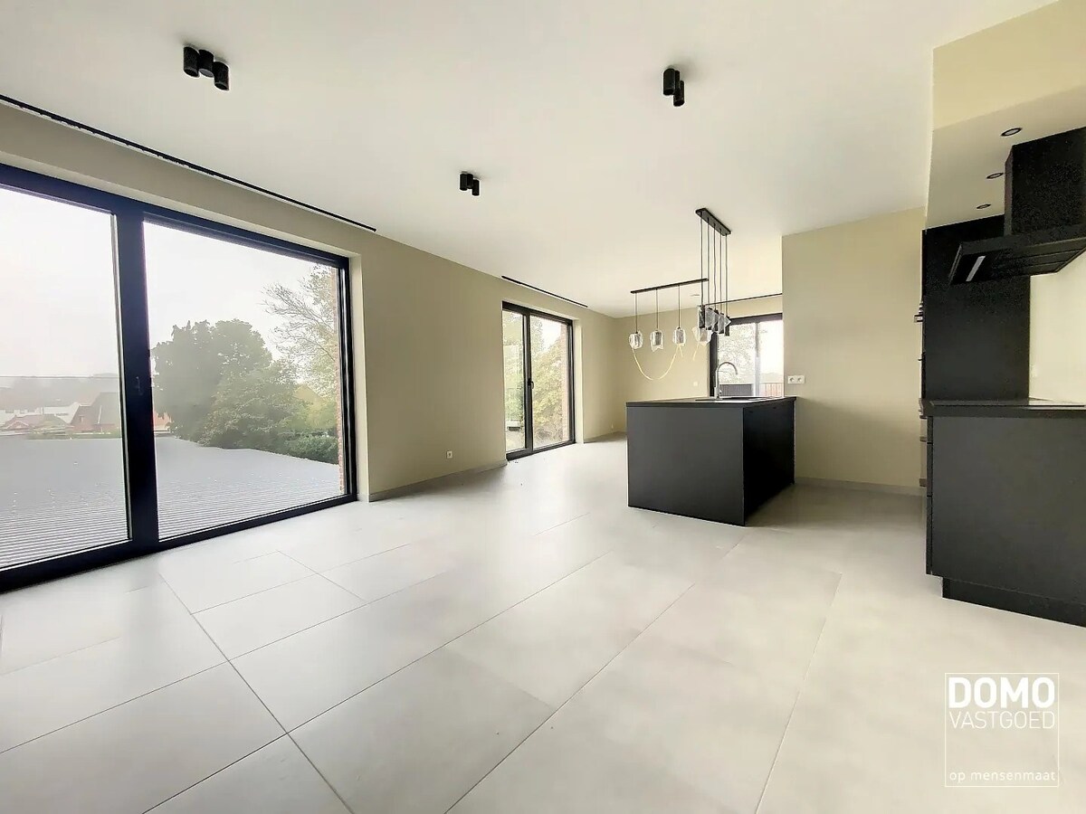 MODERN APPARTEMENT IN HET CENTRUM VAN KERMT 