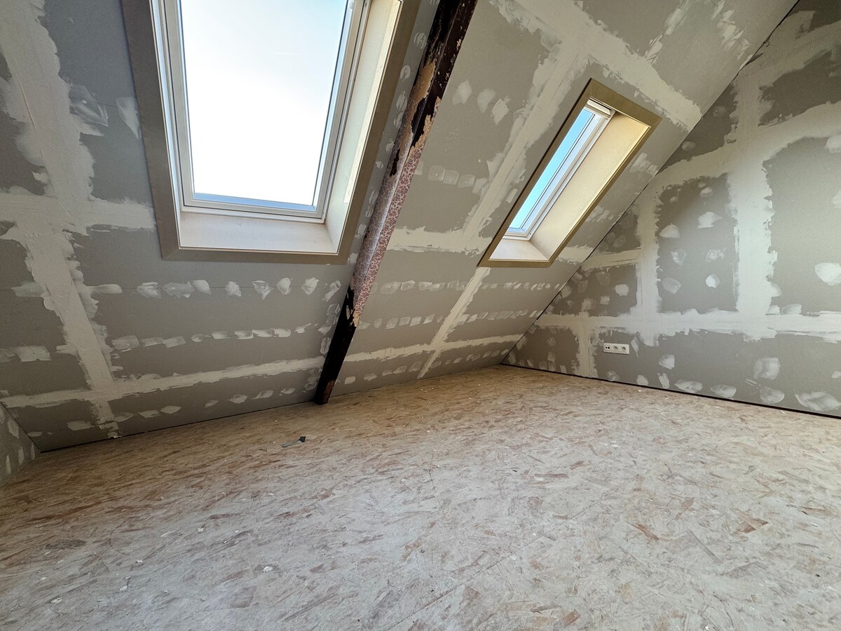 Woning met 4 slaapkamers en parkeerplaatsen te Gistel 