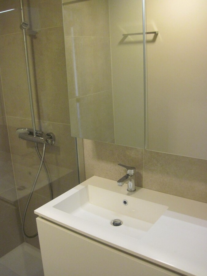 Lichtrijk appartement op de Gaverse Markt. 