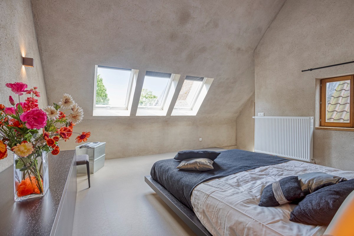 Master bedroom - muurafwerking in stijlvol leem