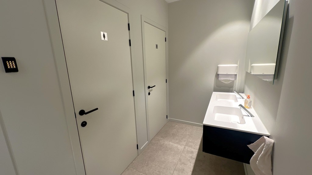 High-end bedrijfsgebouw te huur op bedrijventerrein E17/4 in Lokeren