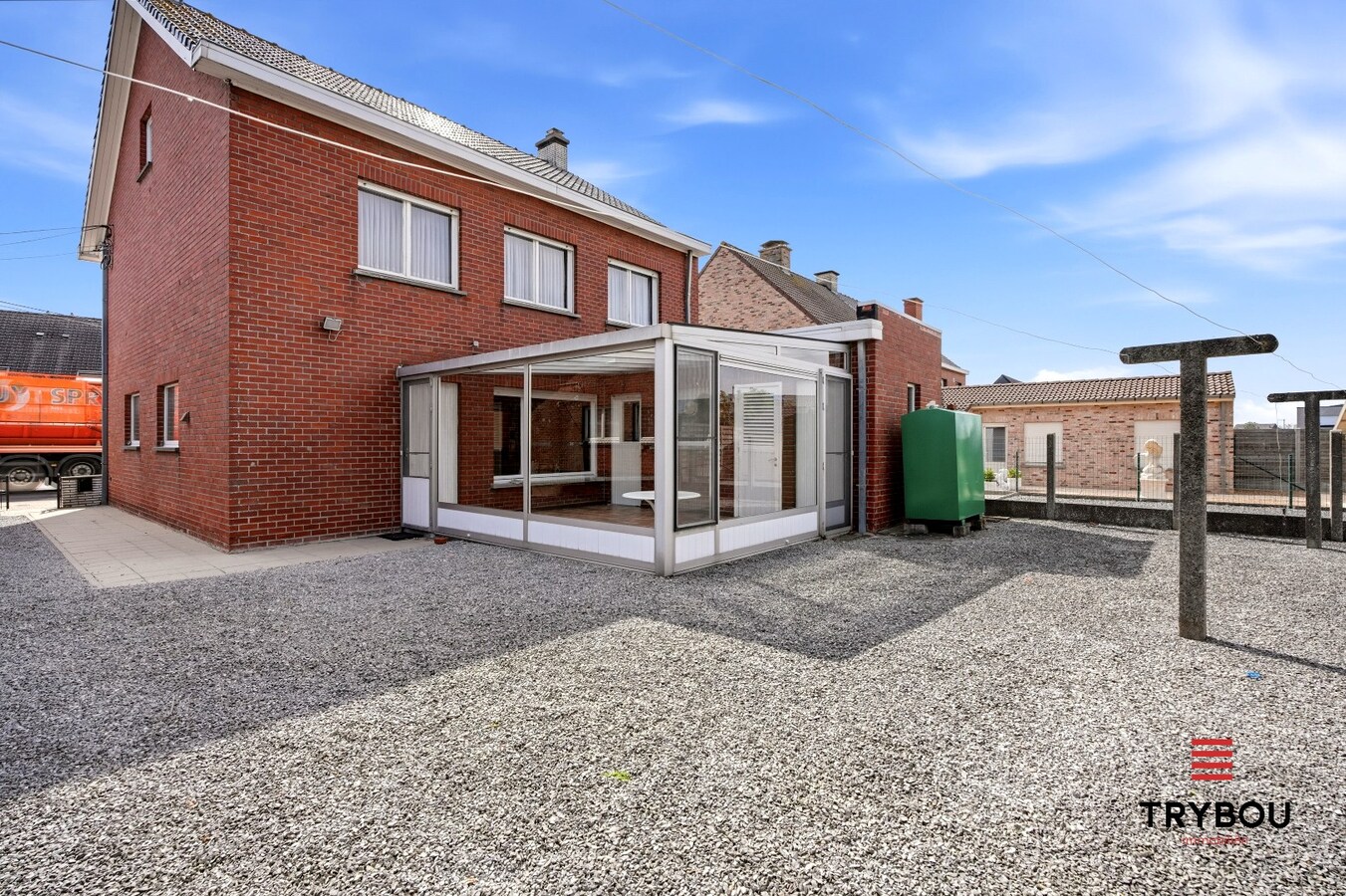 Open bebouwing met 3 slaapkamers, garage en noordoostgerichte tuin in Houthulst! 