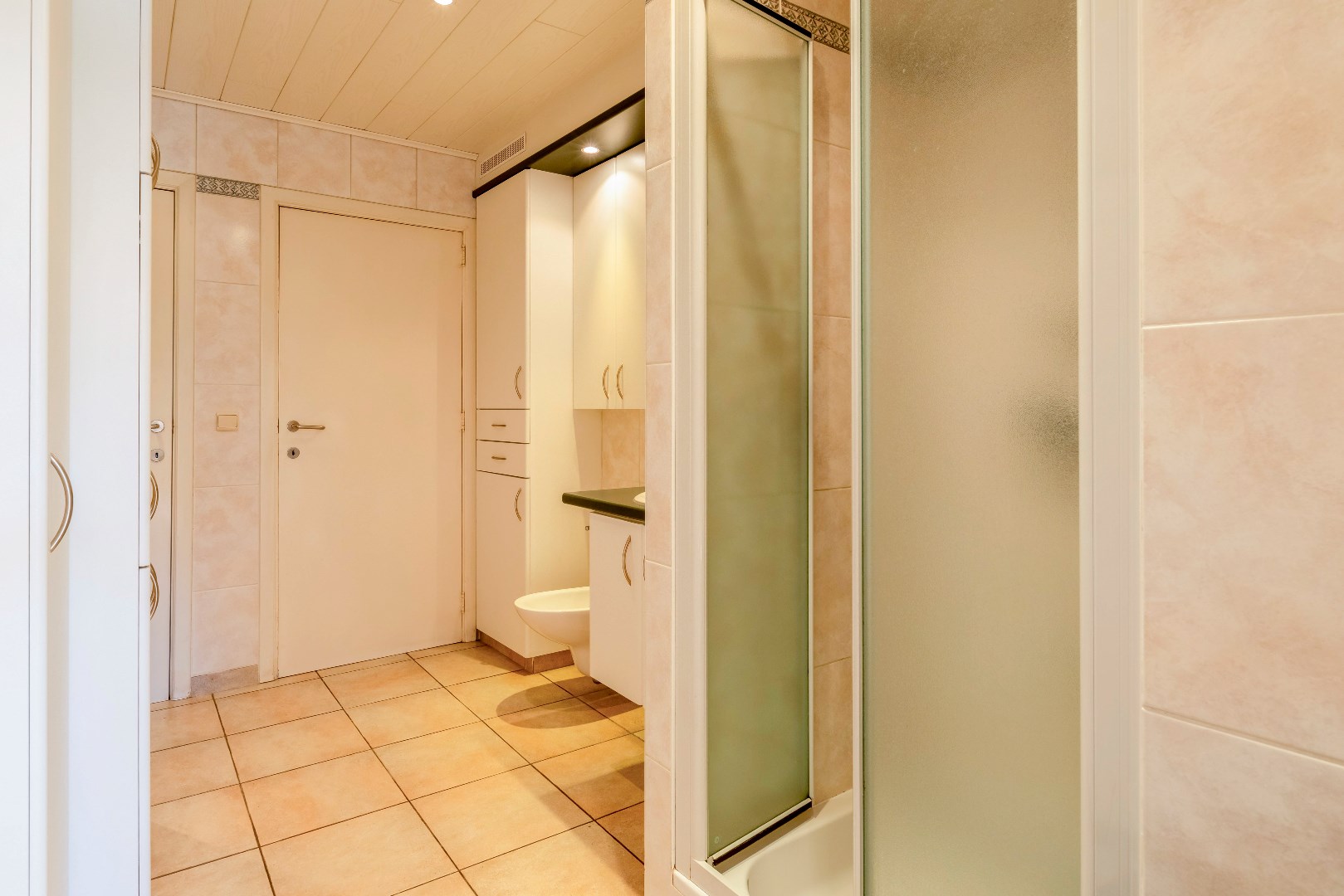 VERKOCHT - Ruime half open bebouwing met garage te Merelbeke 