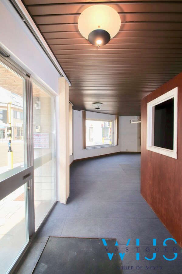 Goed gelegen handelspand te Wachtebeke ! 