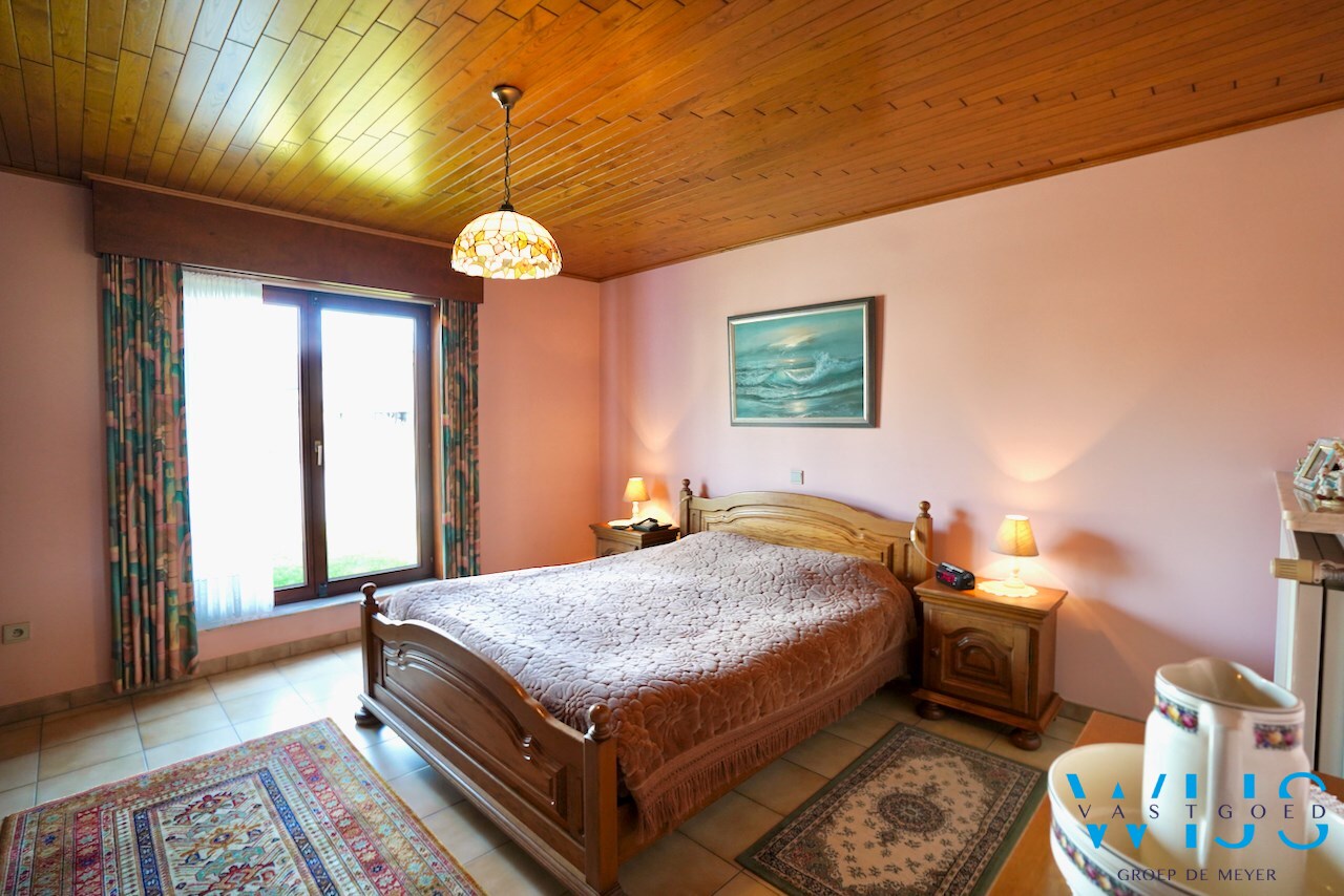 Ongelooflijk goed onderhouden bungalow te Bassevelde ! 