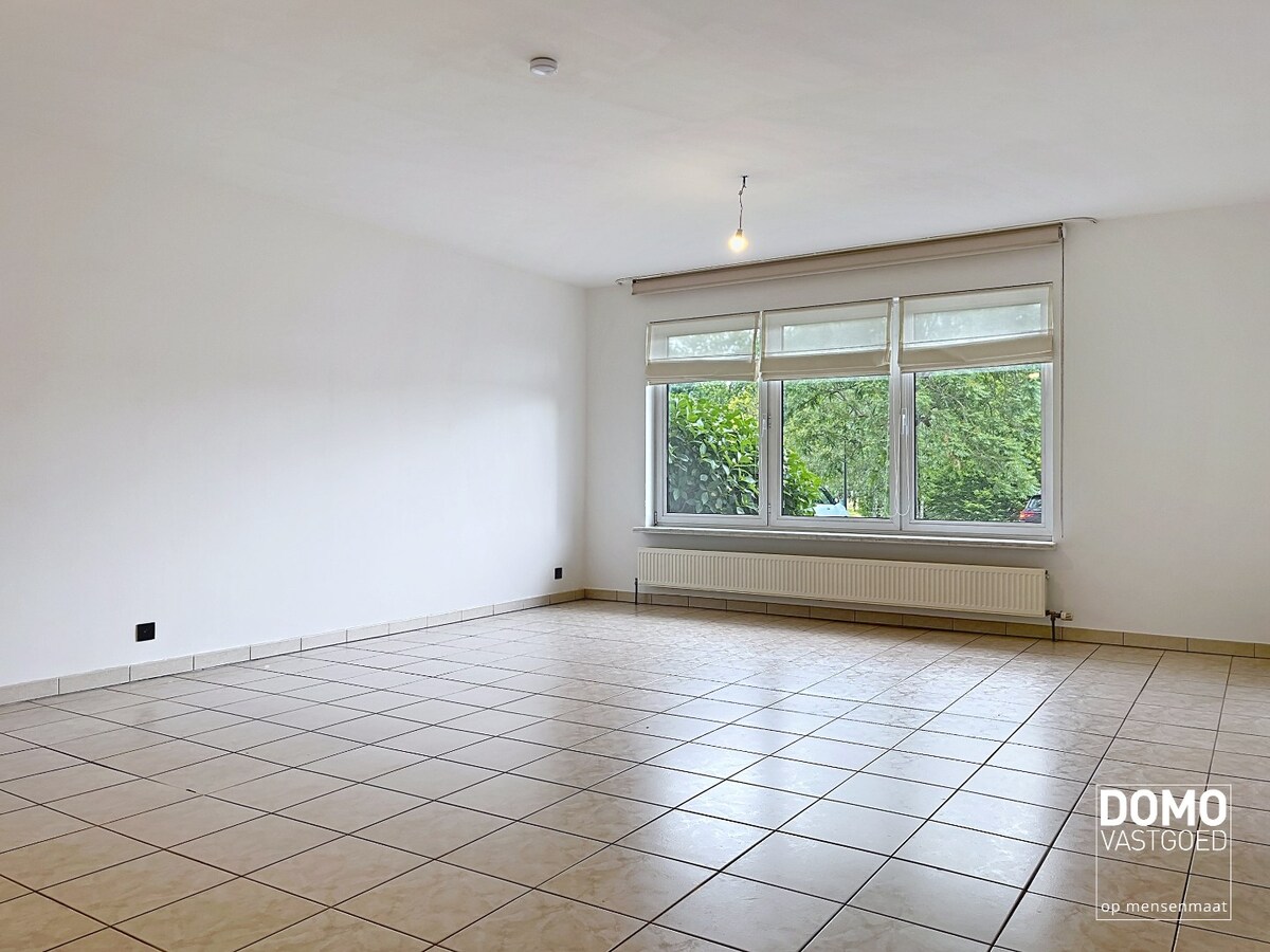 RUIM APPARTEMENT MET 3 SLAAPKAMERS EN TERRAS TE HASSELT 