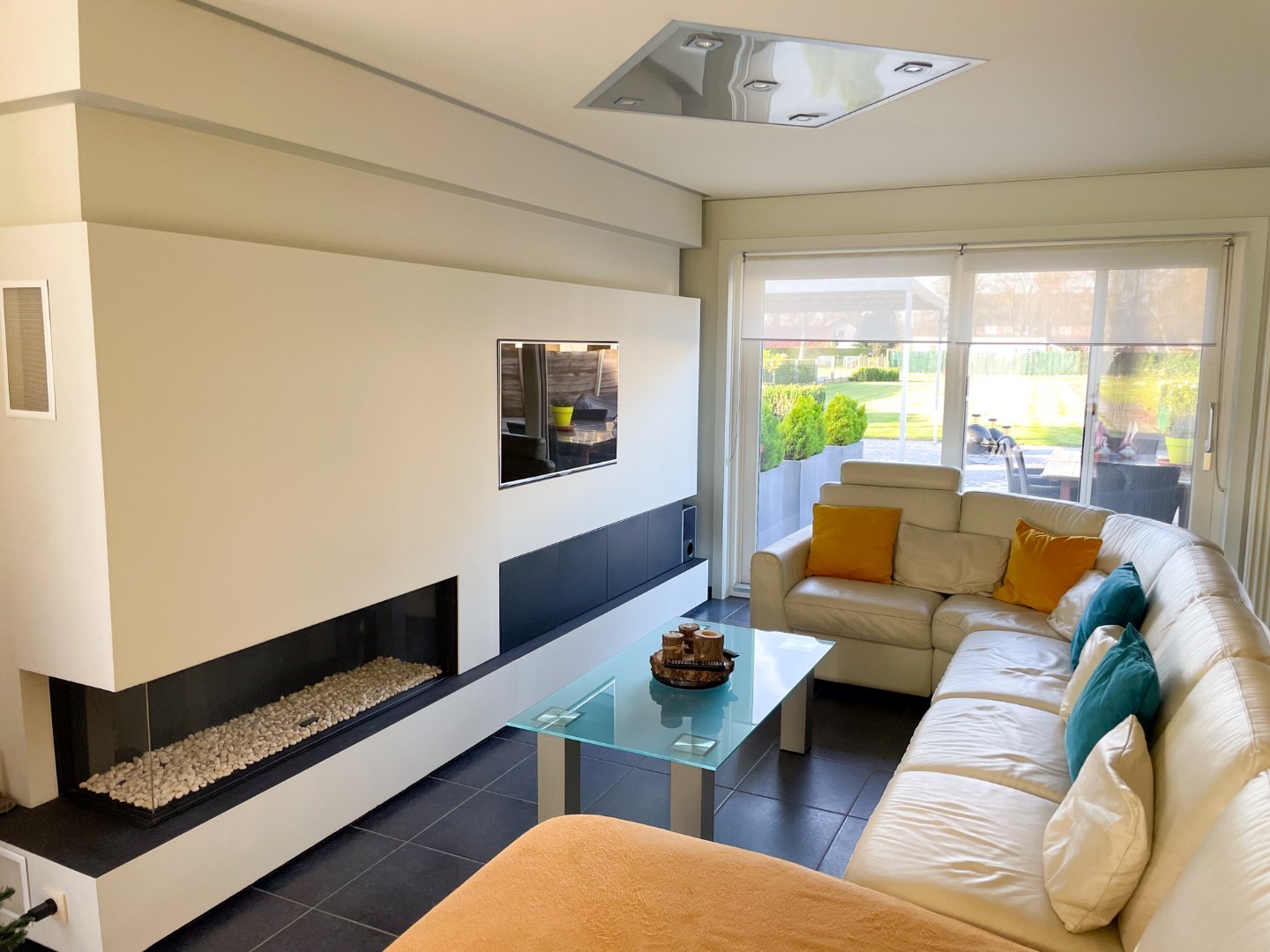 Schitterend gelegen moderne half open bebouwing 2009 met 3 slpkmrs, grote tuin en energiezuinig EPC123kWh/m². 