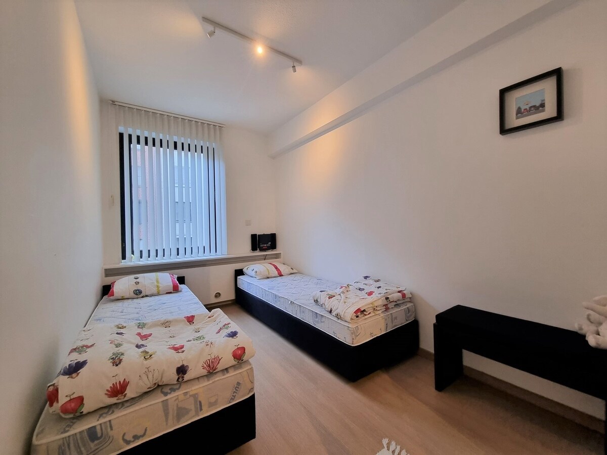 Designappartement met terras op de Zeedijk - Blankenberge 