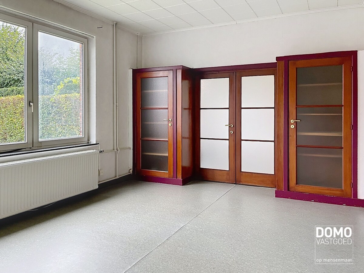 RUIME WONING MET KANTOORRUIMTE/PRAKTIJKRUIMTE 