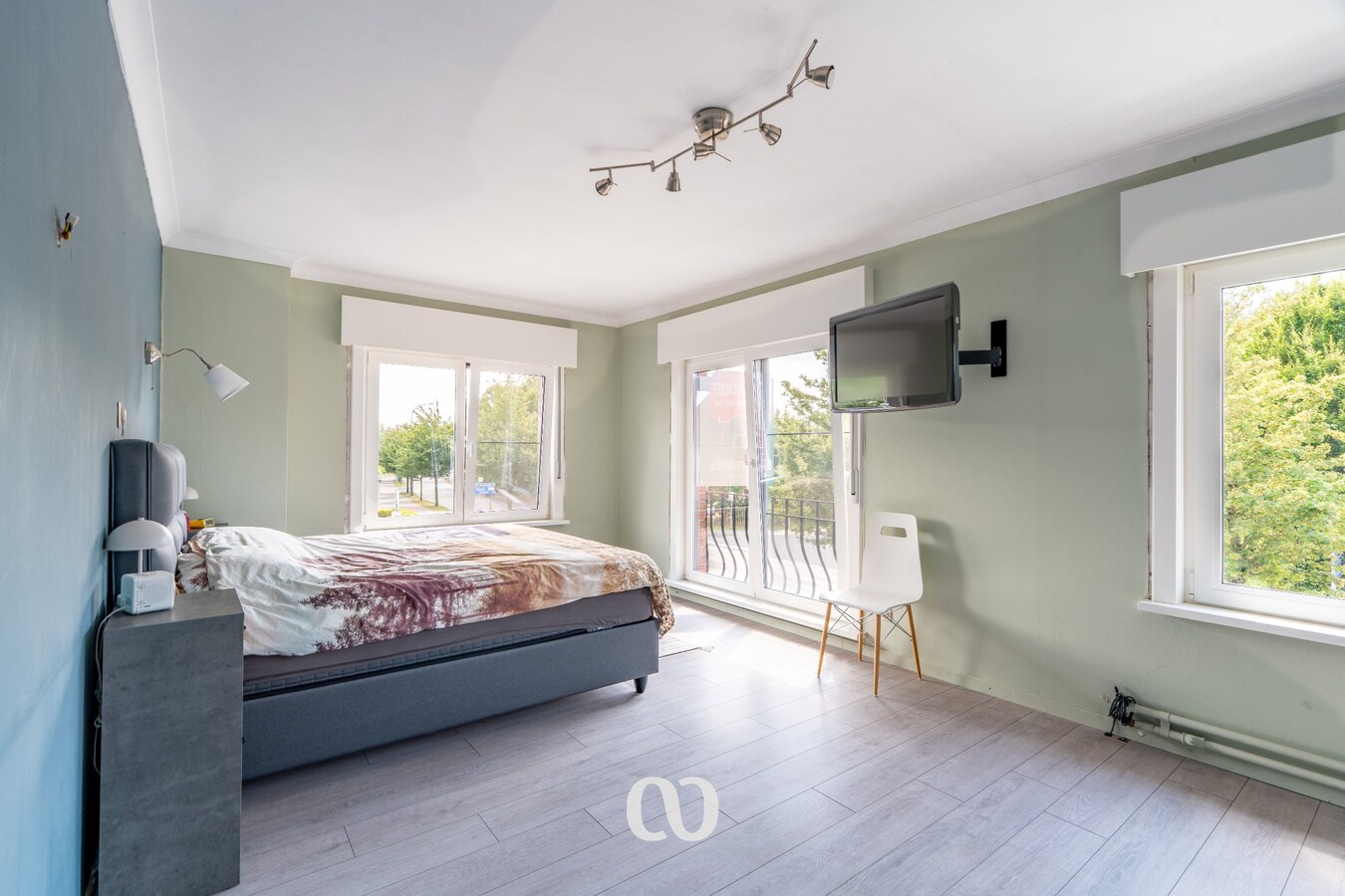 Ruime gerenoveerde woning met 4 slaapkamers in centrum Eine 