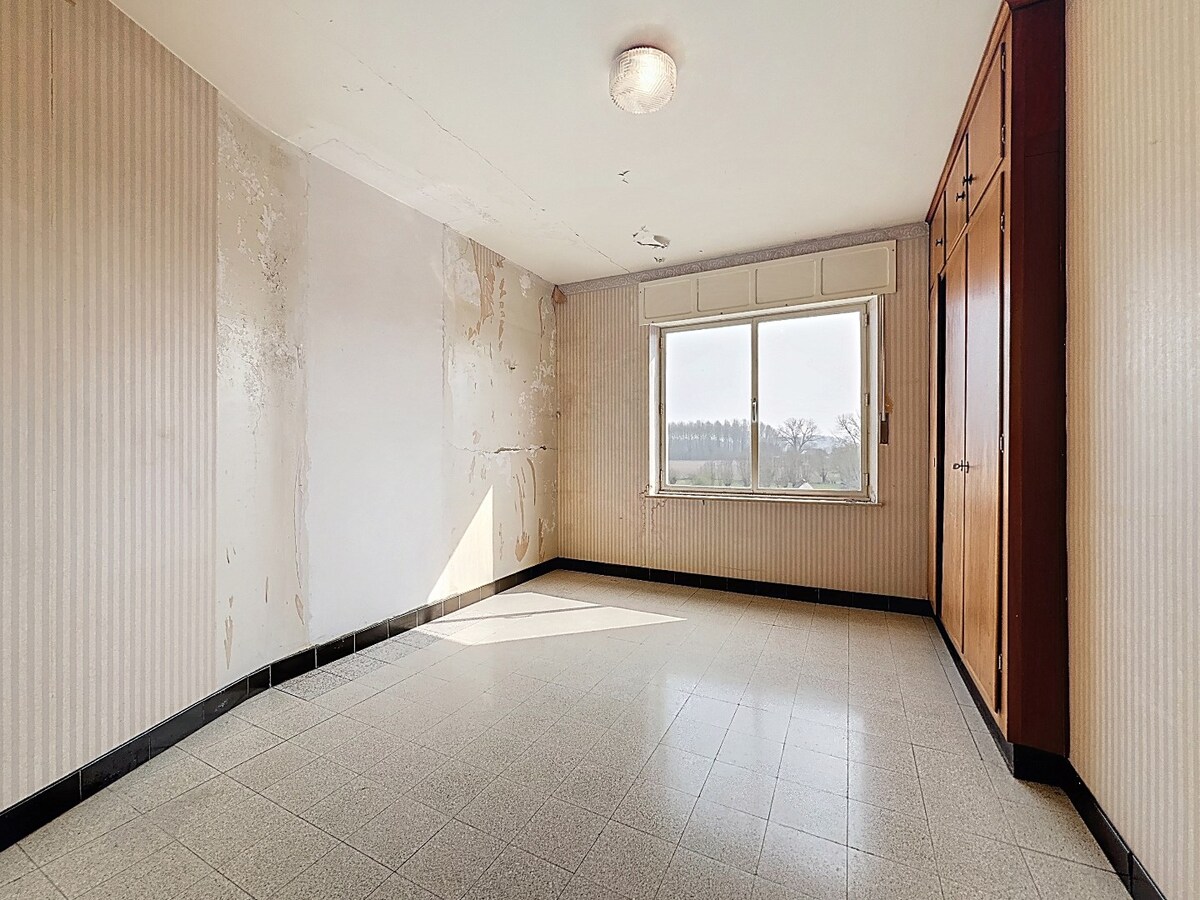 Ruime, karaktervolle woning met zuidgerichte tuin te Hillegem 