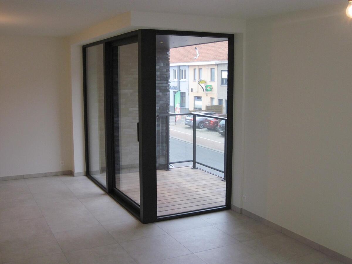 Nieuw appartement !    Kleine residentie met een sterke architectuur. 