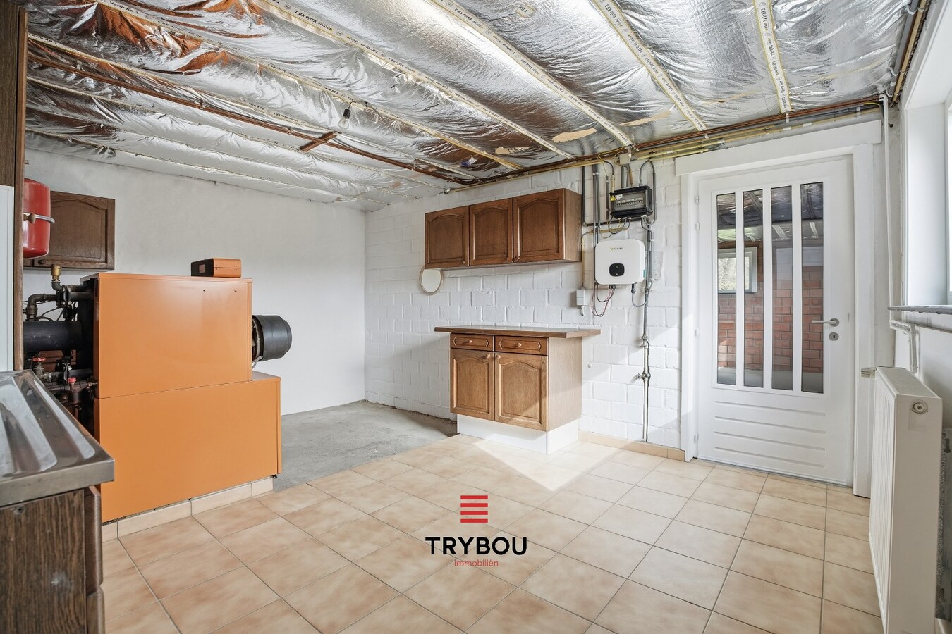 Ruime halfopen woning met 6 slaapkamers in Houthulst! 