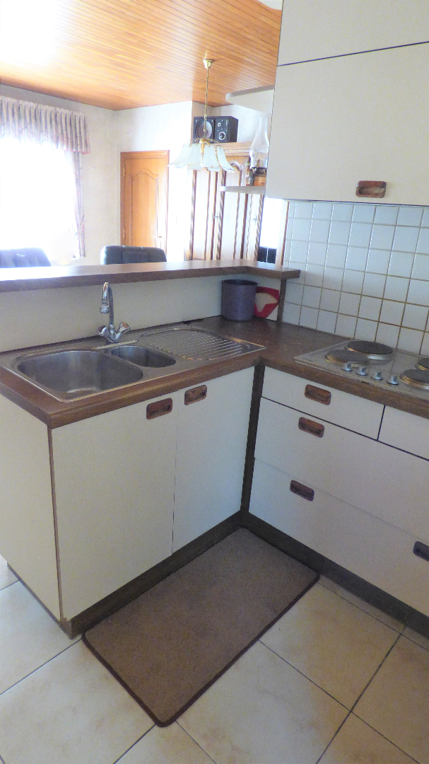 Charmante en verrassend ruime halfopen woning te Kuurne 