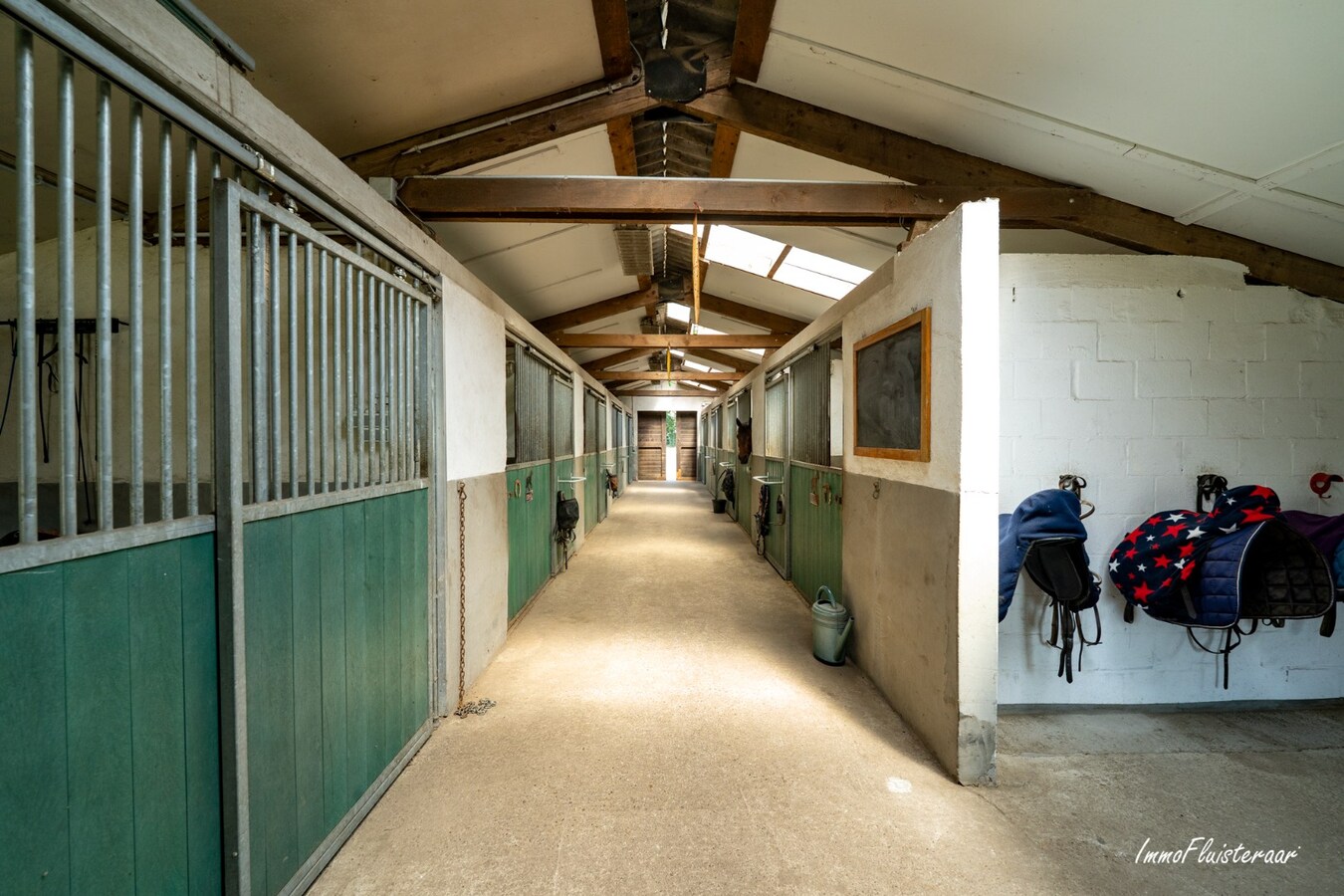 Prachtige langgevelhoeve met charmante schuur en paardenfaciliteiten op ca. 1,8 ha te Ravels. (BEZOEKDAG OP 08/08 VAN 10U TOT 14U) 