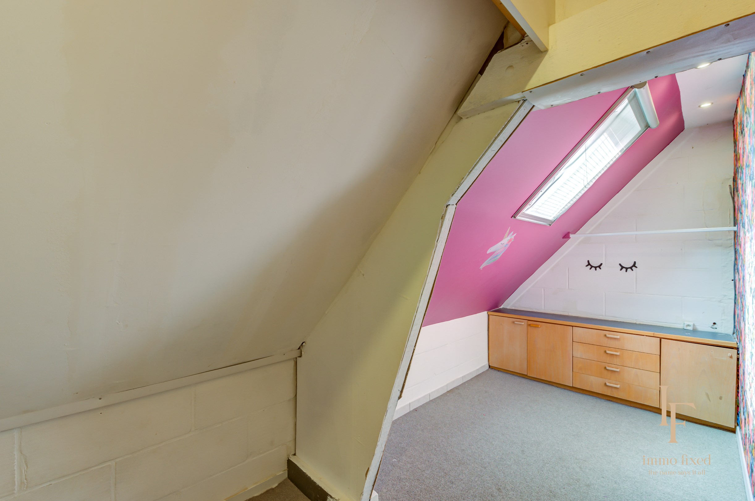 Vrijstaande woning (TE RENOVEREN) op 1400m2 grond te Schilde! 