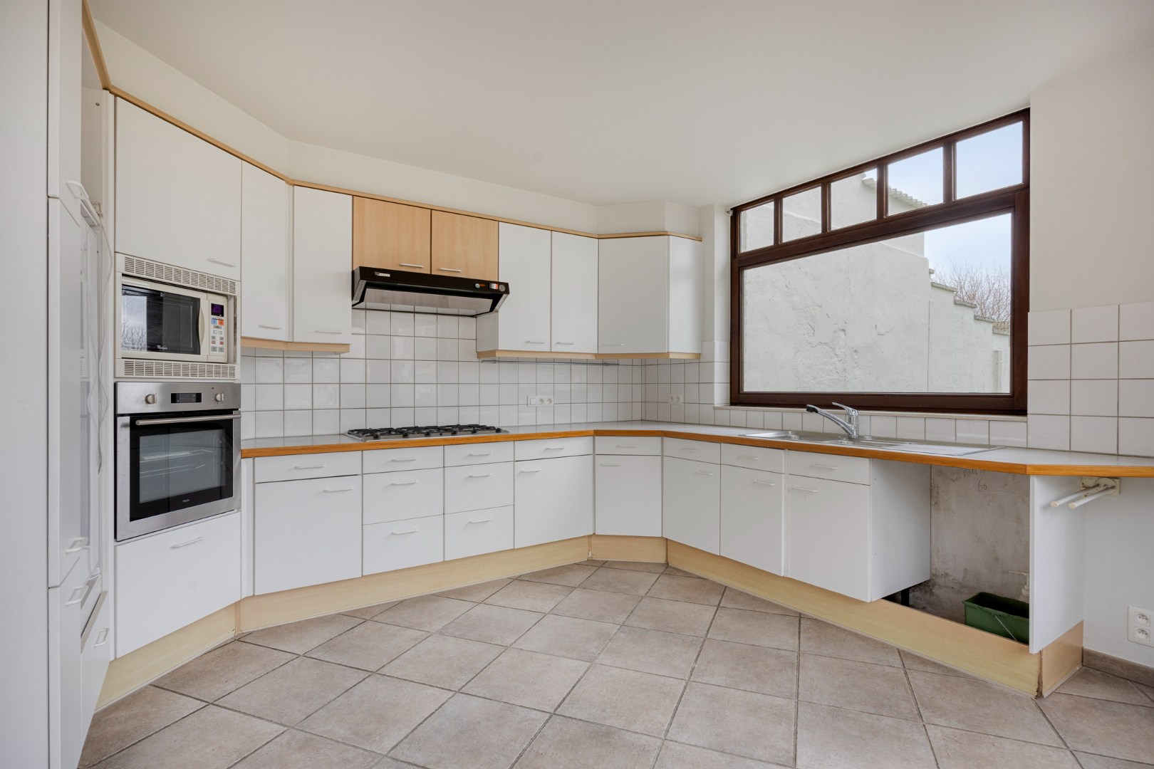 Instapklare gezinswoning met praktijkruimte 