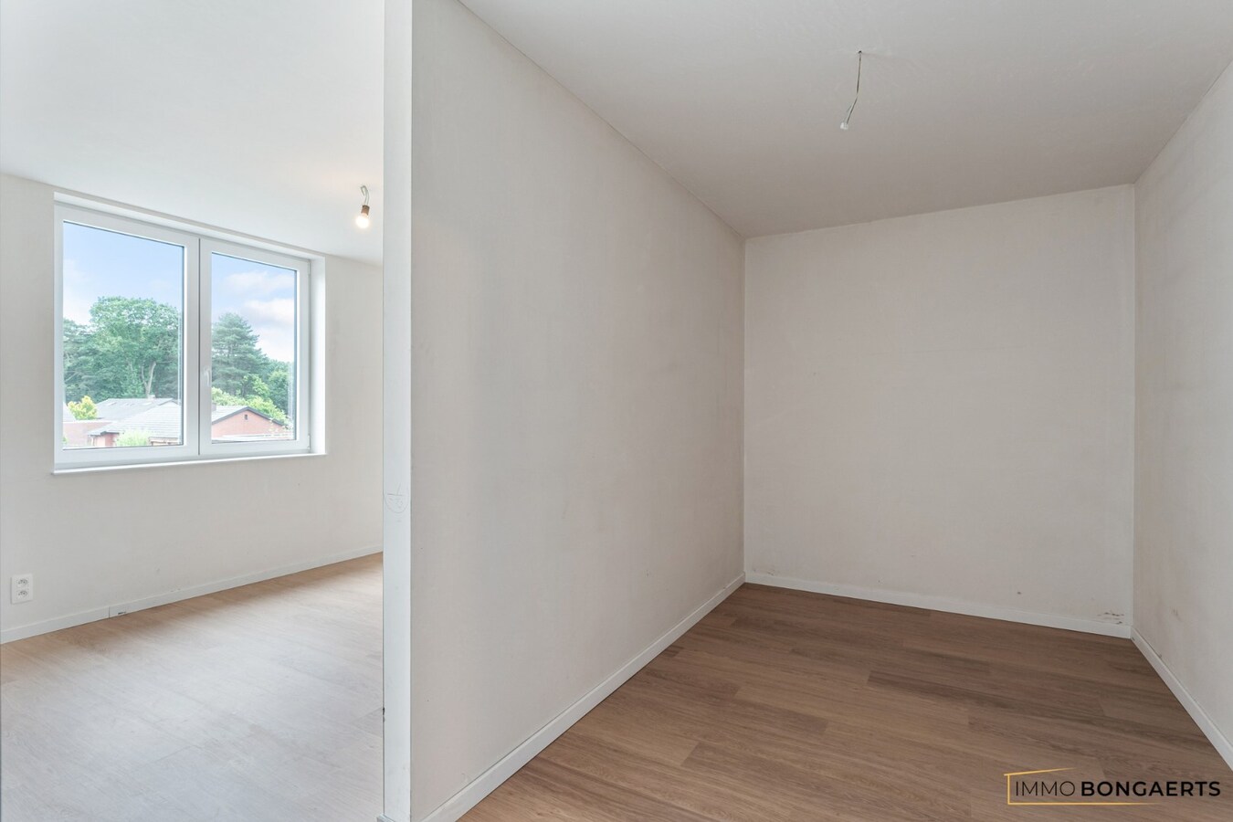 Volledig afgewerkte nieuwbouwwoning met 4 slaapkamers. 