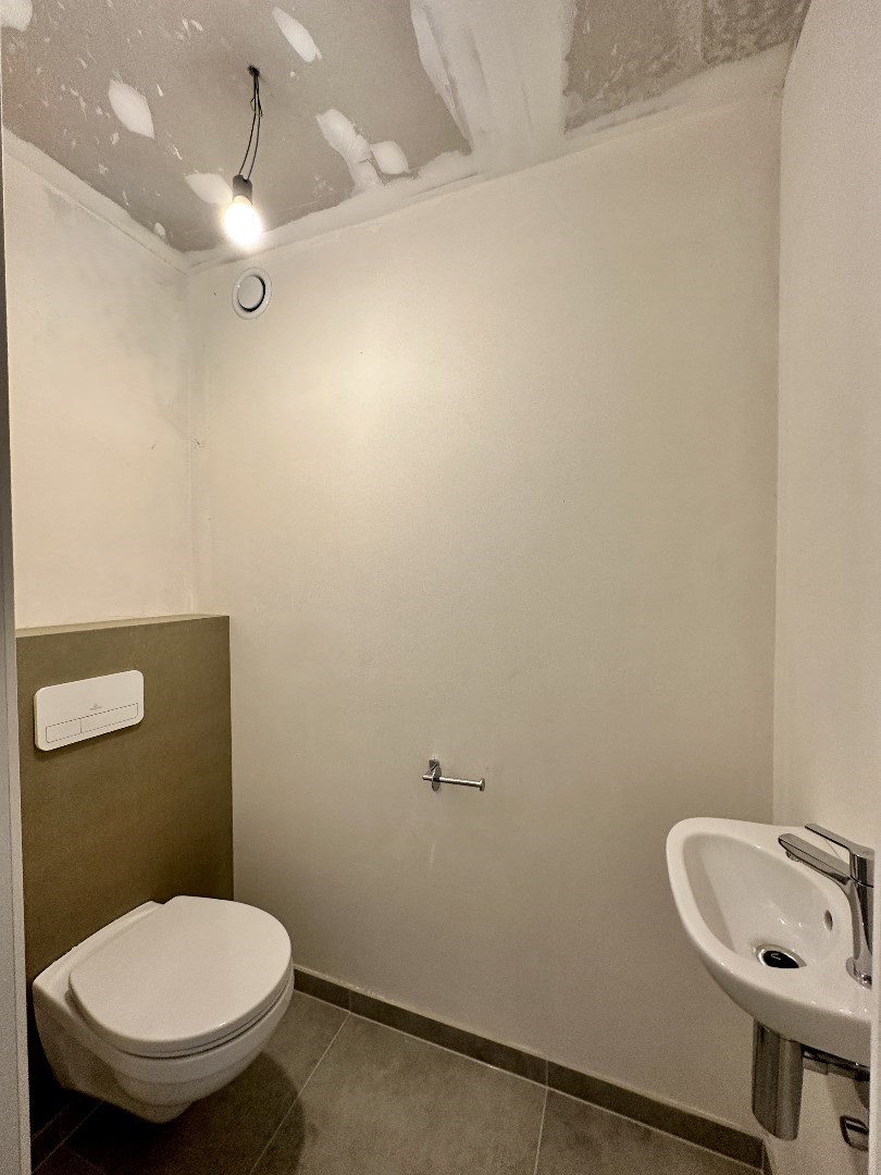 Prachtig lichtrijk en ruim (116 m²) nieuwbouw 2-slpk appartement met (zonne)terras(en), Kortemark 