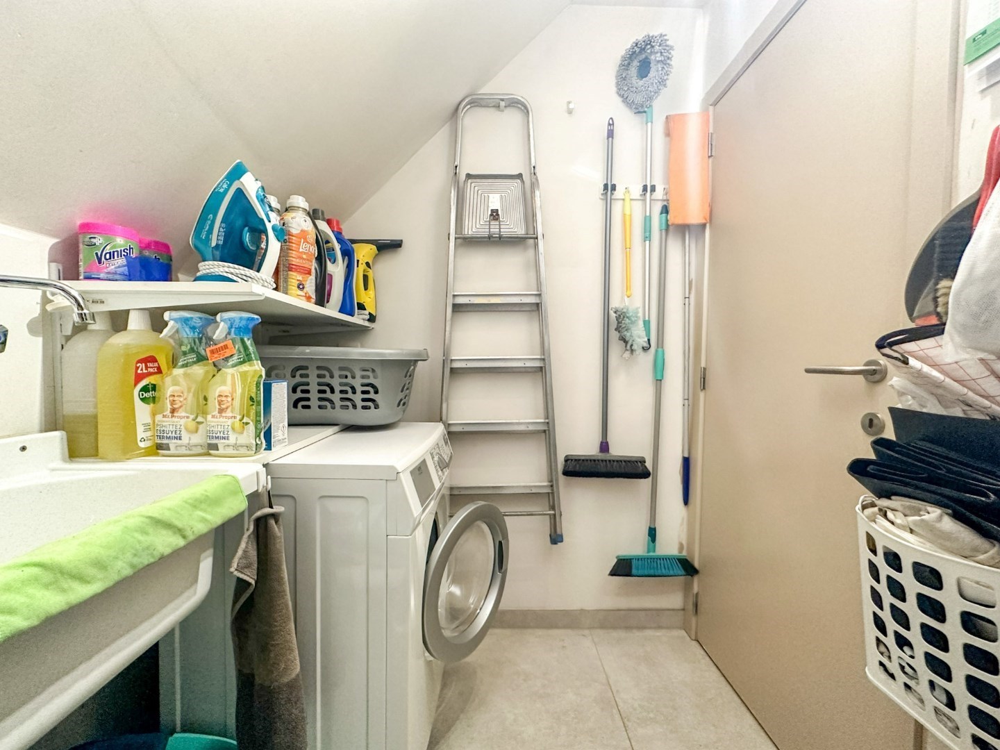 Instapklaar 2-skp appartement met zalig zonneterras, Torhout 