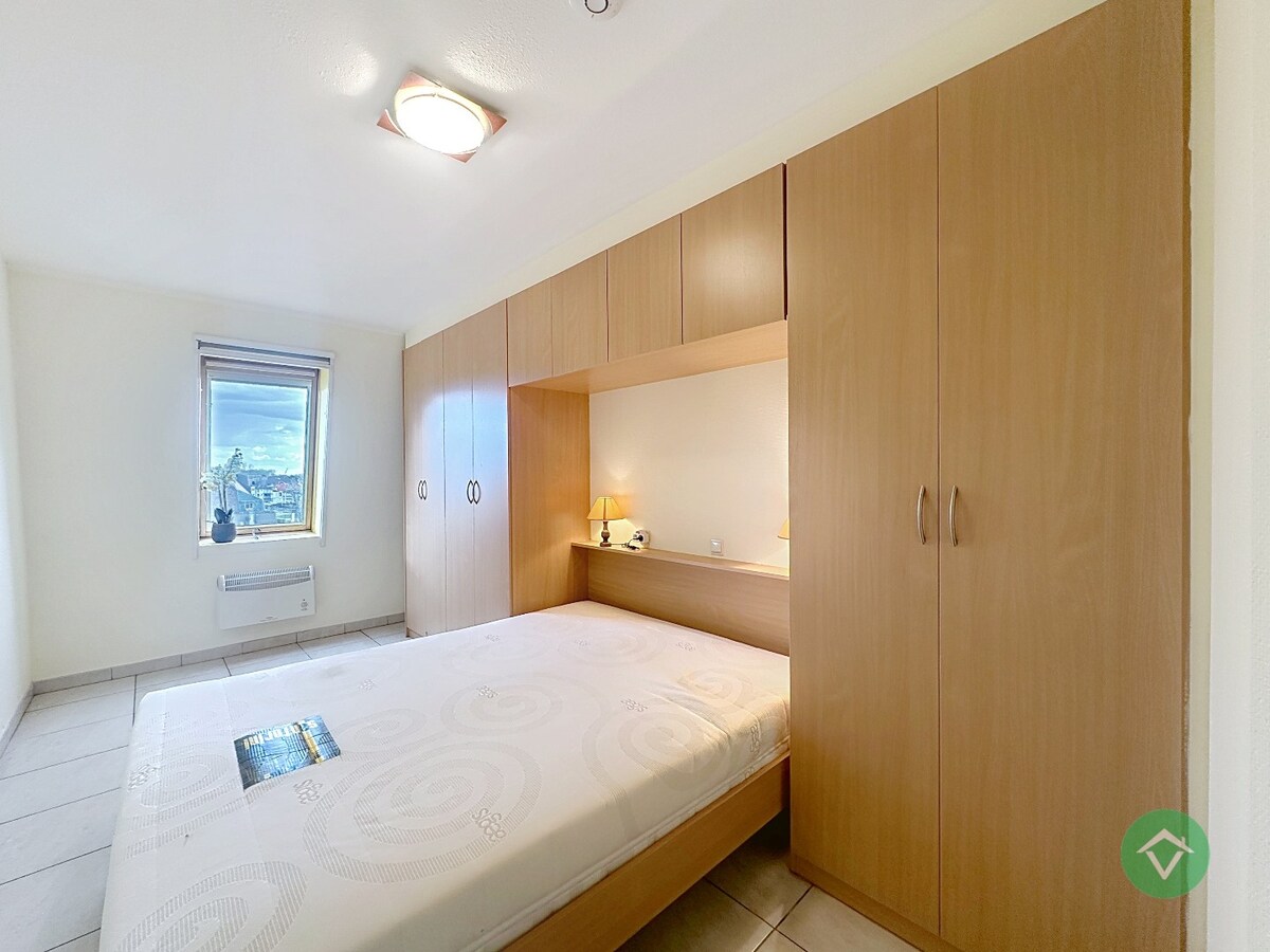 Lichtrijk 2-slaapkamerappartement op topligging op 100m van de zeedijk in Sint-Idesbald 