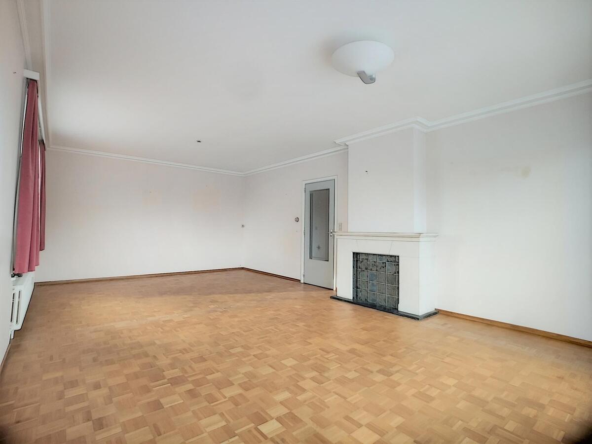 Een ruim (110m²), lichtrijk appartement MET garage op topligging aan het station - Brugge 