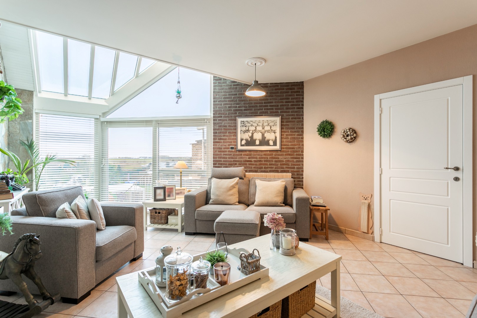 Bel-étage te koop met 3 slpks, terras en garage op +- 4,5are 